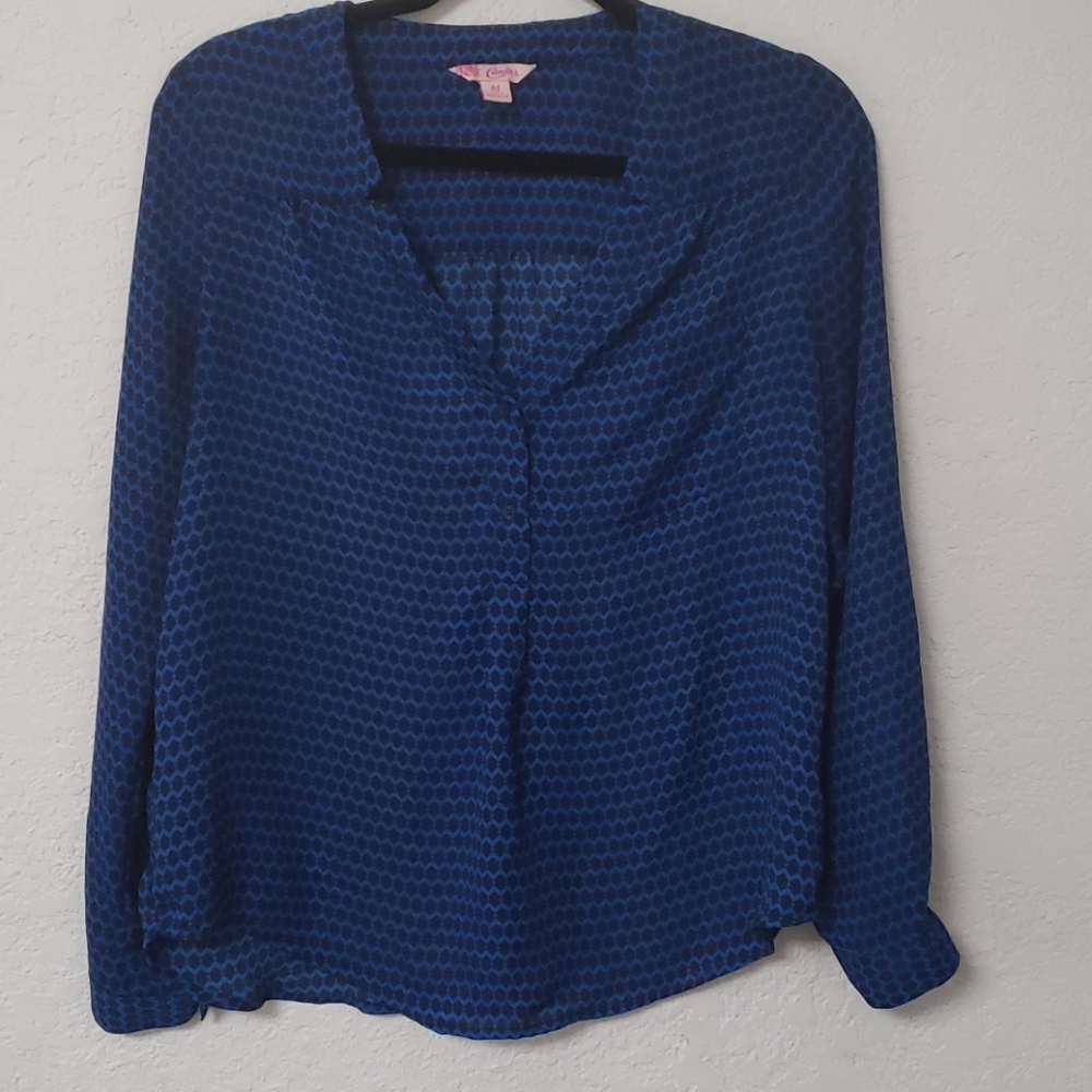 Long sleeved medium top